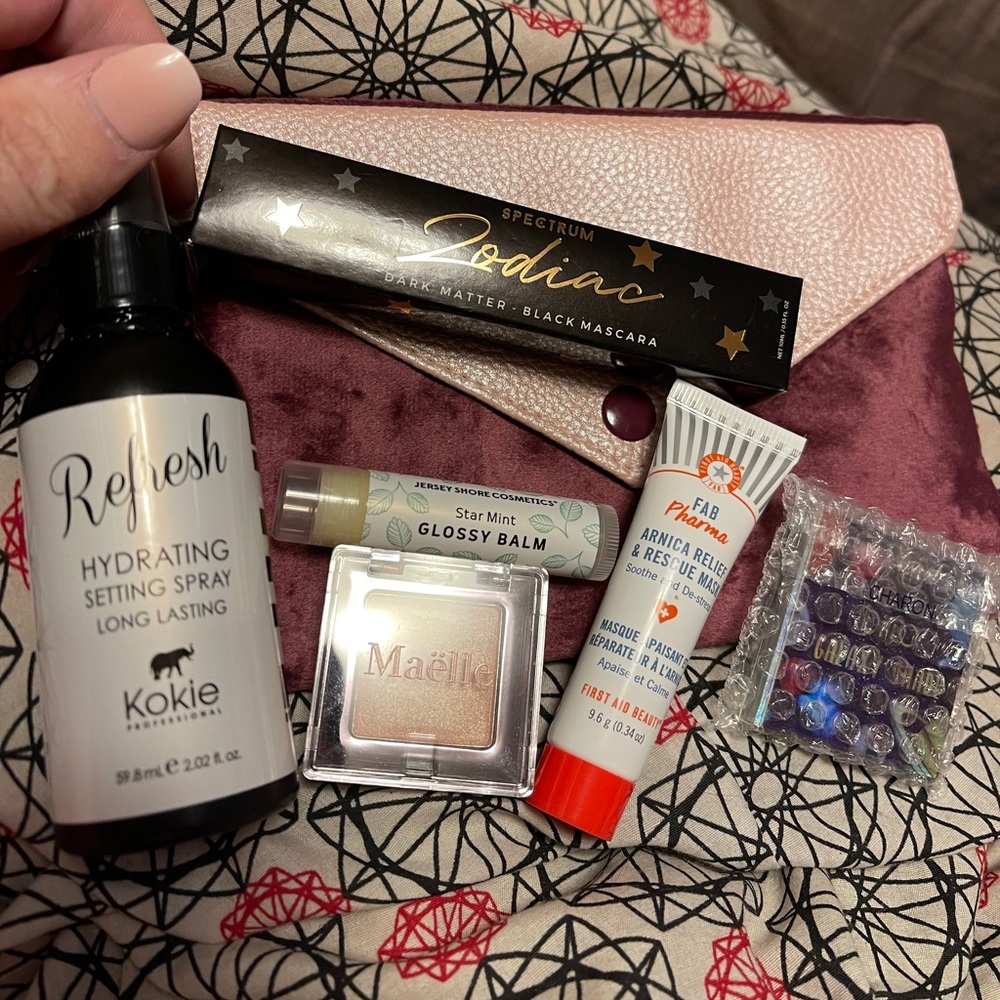 Makeup bundle